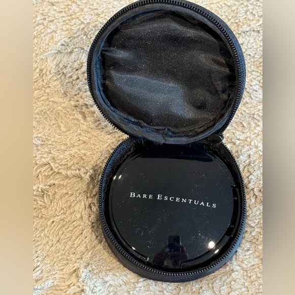Bare Escentuals Sleek Black Travel Compact - Picture 1 of 3